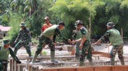 Gotong Royong TNI dan Warga Pacu Pembangunan Jembatan Perintis Garuda di Pesisir Selatan