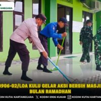 Koramil 0906-02/Loa Kulu Gelar Aksi Bersih Masjid Sambut Bulan Ramadhan