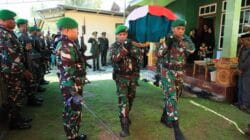 Bentuk Penghormatan Terakhir, Kasdim 1505/Tidore Pimpin Pemakaman Militer Purnawirawan TNI