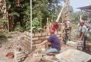 Kerja Bakti Bangun MCK Babinsa Gandean Bersama Warga, Tingkatkan Kesehatan Lingkungan