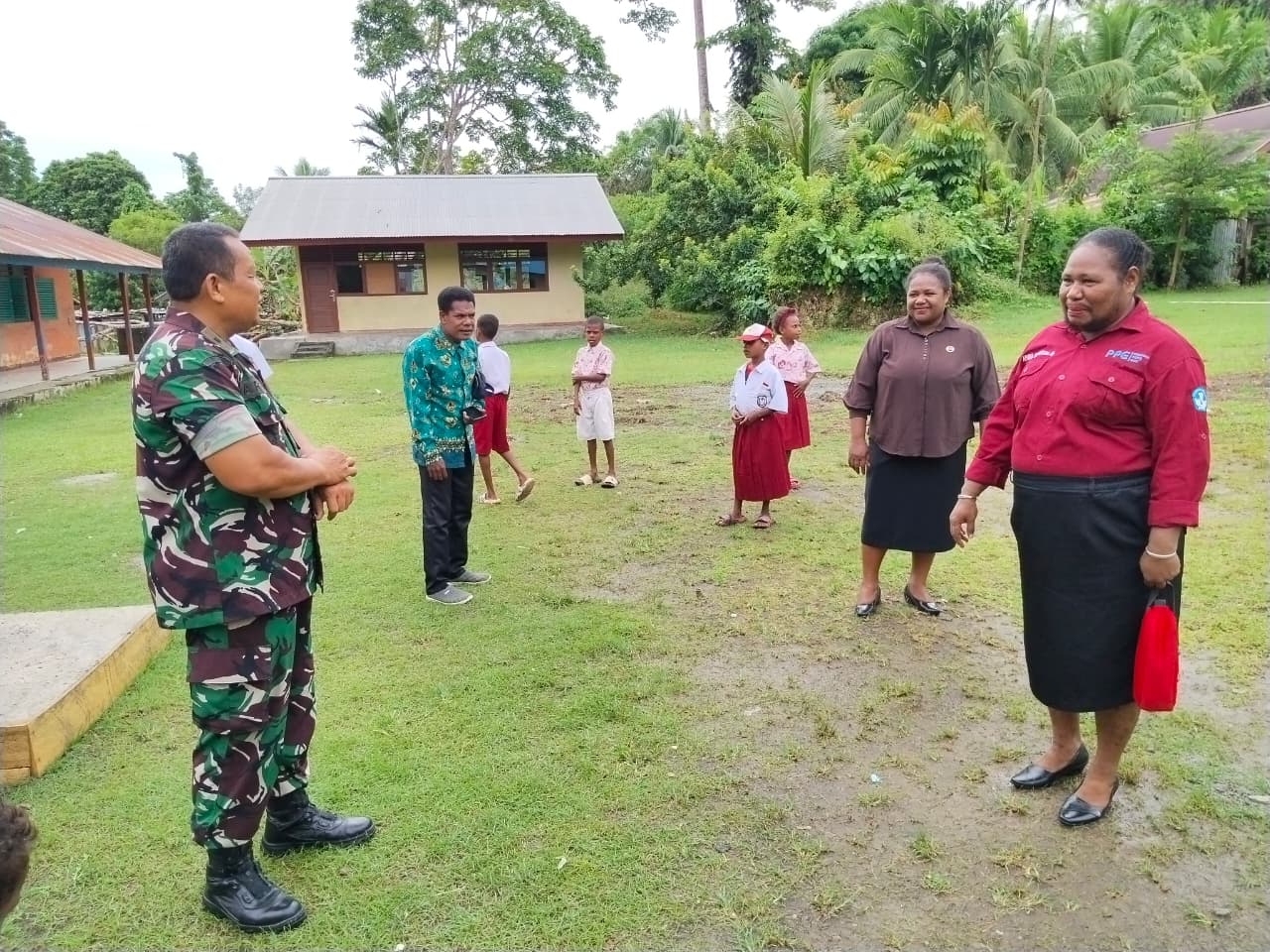 Bentengi Generasi Muda dari Bahaya Narkoba, Satgas TMMD ke-128 Kodim 1801/Manokwari Berikan Penyuluhan di SD Inpres 62 Asai