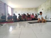 Satgas TMMD ke 128 Kodim 1801/Manokwari Bersama Warga Tetap Tunaikan Sholat Jum’at