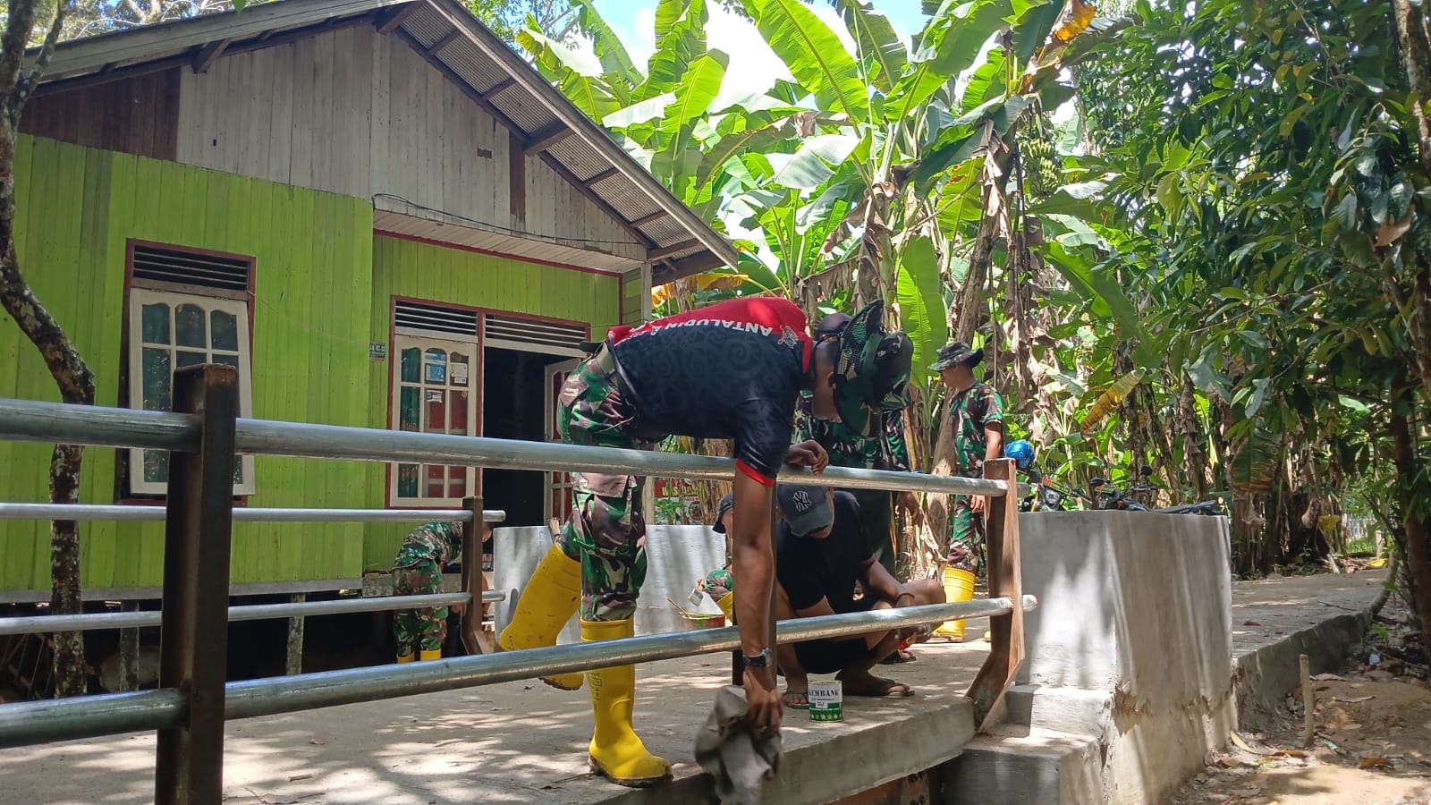 Jembatan Perintis Garuda Permudah Aktivitas Warga dan Pelajar di Desa Mangkusip