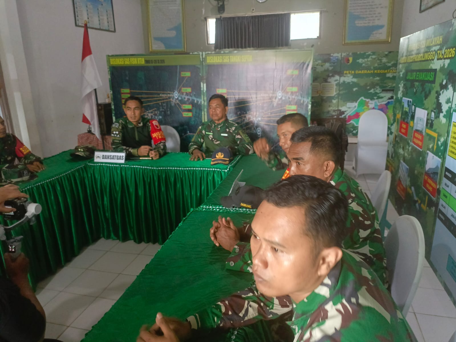 Dandim 0820 Probolinggo Tinjau Posko TMMD Ke-128 di Desa Brabe, Pastikan Target Rampung Sebelum 21 Mei
