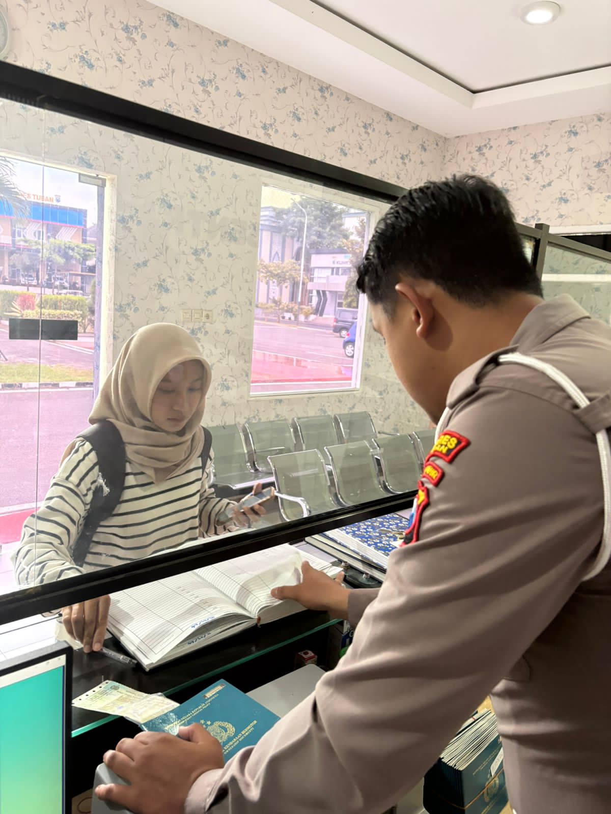 Kisah Warga Tuban: Dari Antre Panjang ke Layanan SIM dan STNK Lebih Cepat