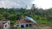 TNI Percepat Pembangunan Rumah Warga melalui Program TMMD ke-128 di Kampung Tanah Rubuh