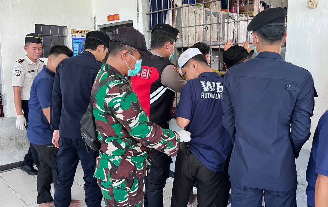 Kodim 1002/HST Ambil Bagian dalam Razia Gabungan di Rutan Barabai