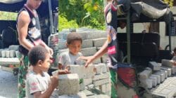 TMMD Ke-128 Kodim 1801/Manokwari, Bangkitkan Jiwa Kebersamaan Anak-Anak Ikut Gotong-royong Bangun Kampung
