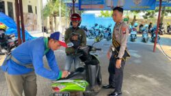 Warga Tuban Mendadak Menepi, Program Polantas Tuban Menyapa Buka Konsultasi SIM, STNK, BPKB di Jalan