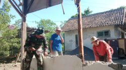 Wujud Nyata Kemanunggalan, Koramil Leces Bantu Proses Pembangunan Rumah Warga