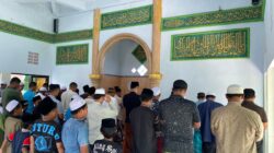 Tingkatkan Imam Dan Takwa, Satgas Sholat Jumat Berjamaah Bersama Warga Tingkatkan Imam Dan Takwa, Satgas Sholat Jumat Berjamaah Bersama Warga