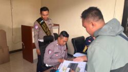 Warga Tuban Mendadak Menepi, Polantas Tuban Buka Layanan SIM di Jalan