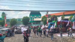 Ratusan Driver Online Kepung Kantor DPRD Jatim, Tuntut Tarif Adil dan Perlindungan Kerja