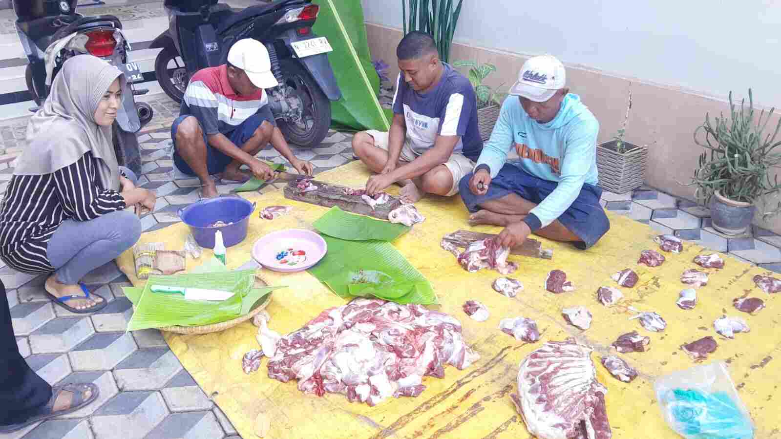 Sinergi AWPR, Pemkot, Polres dan Kodim 0820 Bikin Idul Adha Warga Probolinggo Lebih Bermakna Sinergi AWPR, Pemkot, Polres dan Kodim 0820 Bikin Idul Adha Warga Probolinggo Lebih Bermakna