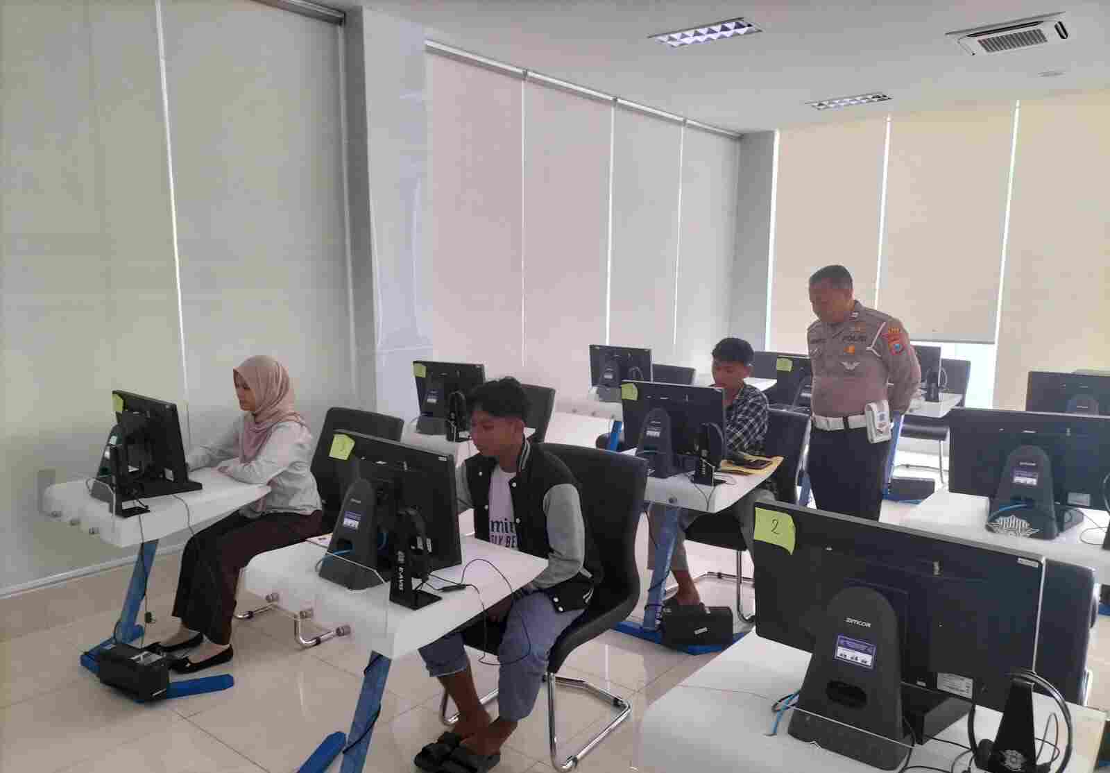 Polantas Tuban Menyapa: Layanan Kendaraan Kini Lebih Dekat, Mudah, dan Humanis Polantas Tuban Menyapa: Layanan Kendaraan Kini Lebih Dekat, Mudah, dan Humanis