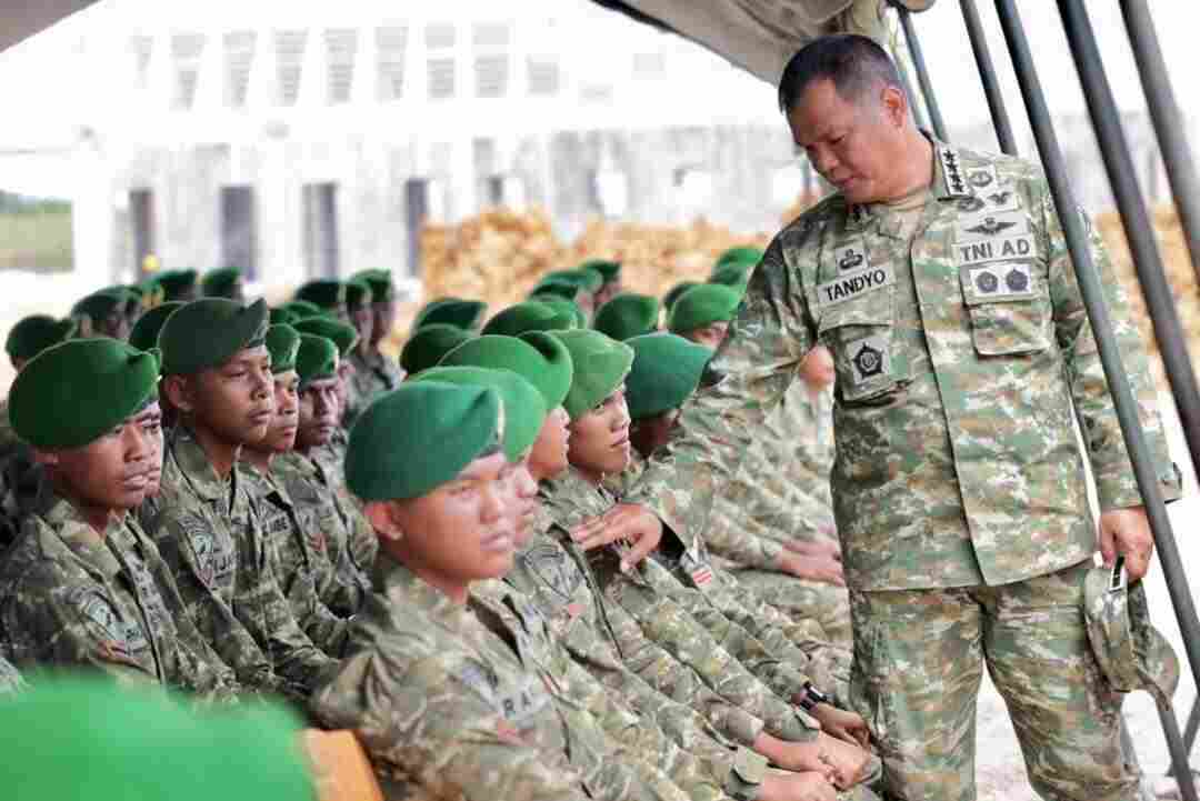 Wapang TNI Dampingi Menhan RI Tinjau Yonif TP 808/Mbaham Matta di Papua Barat Wapang TNI Dampingi Menhan RI Tinjau Yonif TP 808/Mbaham Matta di Papua Barat