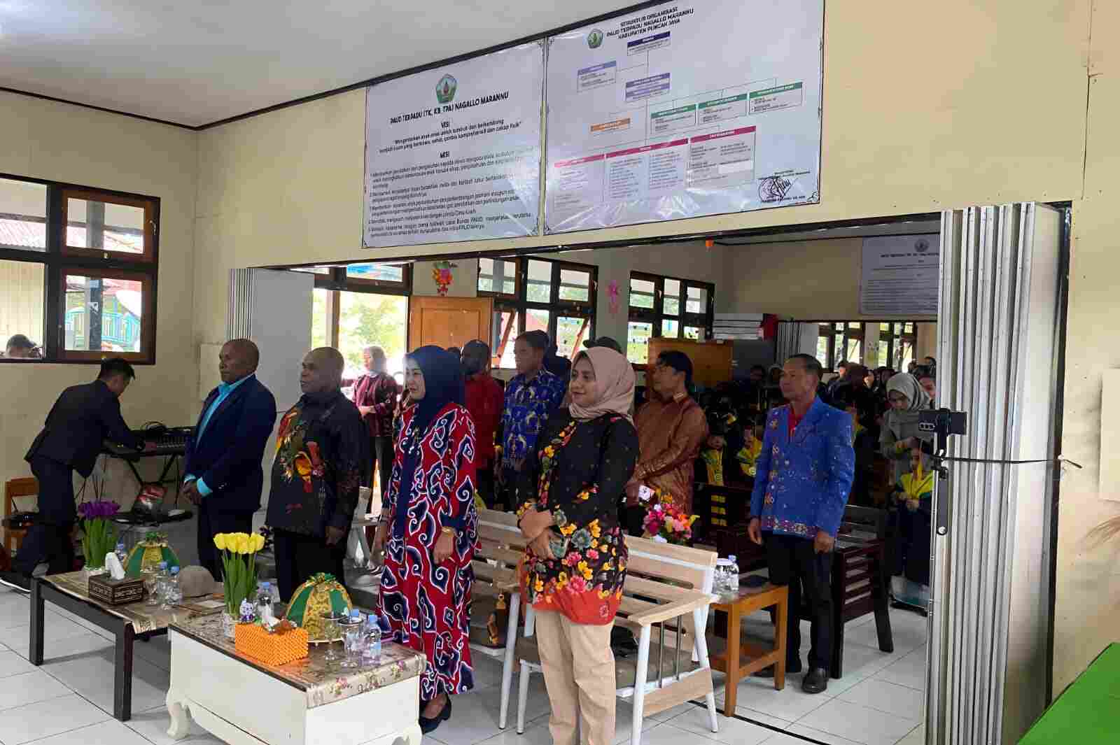 Kodim 1714/PJ dan Ibu Persit Hadiri Penyerahan Serta Penamatan Siswa TK B Nagalo Marannu Angkatan XII Tahun Pelajaran 2025/2026