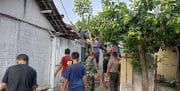 Wujud Kemanunggalan TNI, Babinsa Kademangan Bersama Warga Gotong Royong Rehab Rumah Layak Huni