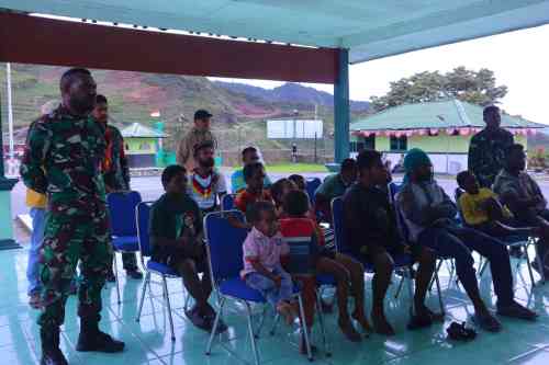 Kodim 1714/Puncak Jaya Gelar Nobar Piala Dunia 2026 Bersama Masyarakat