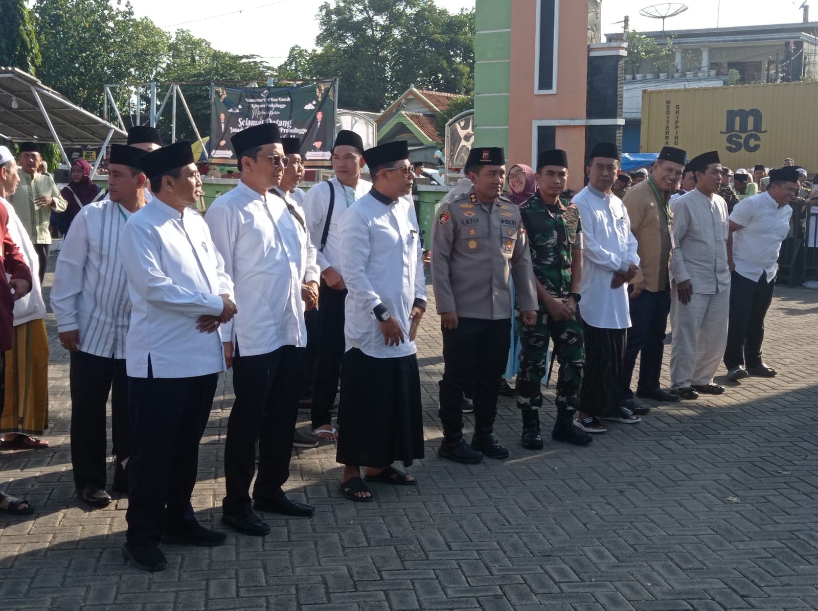 Dandim Bersama Forkopimda Kabupaten Probolinggo Sambut Kepulangan Jemaah Haji Dandim Bersama Forkopimda Kabupaten Probolinggo Sambut Kepulangan Jemaah Haji