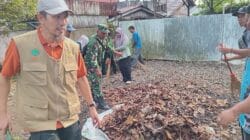 TNI-Polri dan Warga Bersatu Bersihkan Lingkungan, HST Dorong Terwujudnya Desa Bebas Sampah