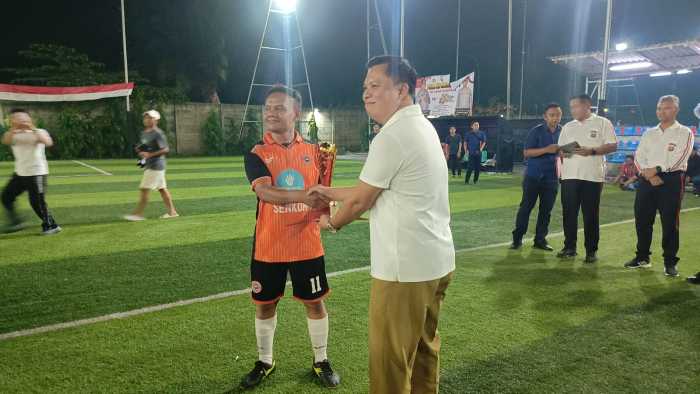 Tampil Solid dan Kompak, Senkom FC Sabet Gelar Kampiun Tampil Solid dan Kompak, Senkom FC Sabet Gelar Kampiun