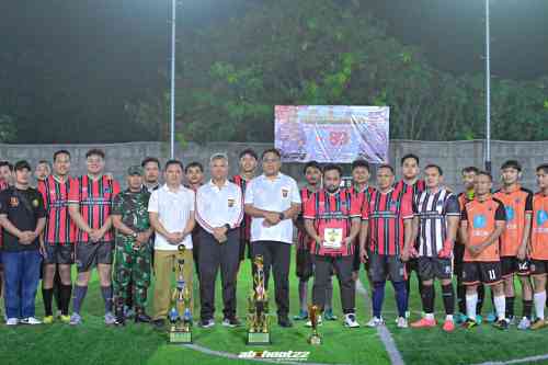 Satreskrim FC dan Senkom FC Jadi Sorotan Usai Menjuarai Turnamen Mini Soccer Satreskrim FC dan Senkom FC Jadi Sorotan Usai Menjuarai Turnamen Mini Soccer