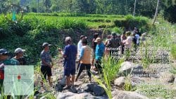 Bersama Masyarakat Koramil Pakuniran Kerja Bakti Di Lokasi Jembatan Putus