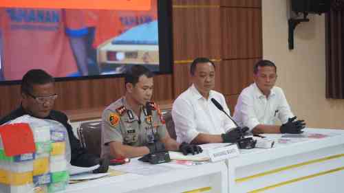 Dua Pelaku Pencurian Traktor di Gudang DKP3 Kota Probolinggo Ditangkap, Polisi Amankan Barang Bukti Lengkap Dua Pelaku Pencurian Traktor di Gudang DKP3 Kota Probolinggo Ditangkap, Polisi Amankan Barang Bukti Lengkap