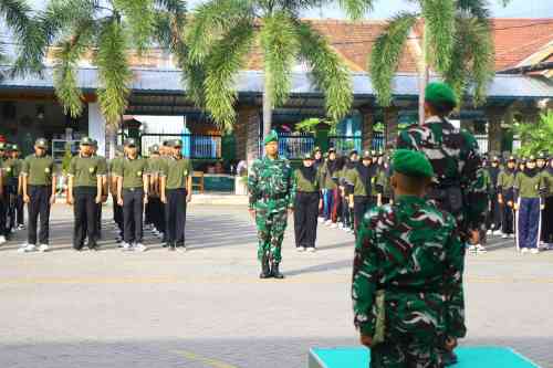 Komandan Kodim 0820/Probolinggo Pimpin Upacara Pembukaan Pendidikan Wawasan Kebangsaan Dan Bela Negara di Universitas Panca Marga