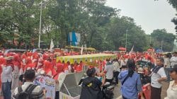 Ratusan Warga Gelar Aksi di Monas, Desak Koruptor MBG Diadili dan Program Tetap Dilanjutkan