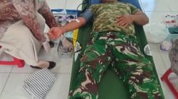 Babinsa Koramil Pandawan Donorkan Darah untuk Warga Binaan yang Dirawat di RSUD Barabai
