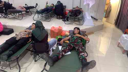 Sambut HUT Bhayangkara ke-80, Personel Kodim 1008/Tabalong Ikut Donor Darah di Polres Tabalong Sambut HUT Bhayangkara ke-80, Personel Kodim 1008/Tabalong Ikut Donor Darah di Polres Tabalong