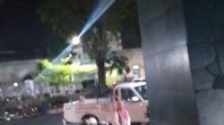 Tengah Jadi Sorotan, Malam – Malam Mobil Koperasi Desa Merah Putih Tertangkap Kamera di Alun-Alun Kota Probolinggo