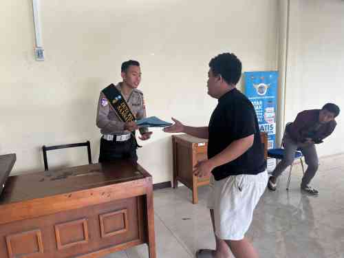 Breaking Tuban: Pengendara Menepi Bukan Karena Takut, Polantas Tuban Buka Solusi SIM STNK BPKB