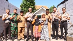 Kapolres Probolinggo Kota Letakkan Batu Pertama Bedah Rumah Warga Tongas, Wujud Kepedulian HUT Bhayangkara ke-80