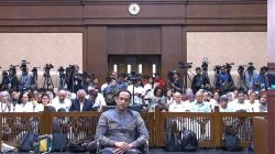 Hakim Vonis 10 Tahun, Nadiem Anwar Makarim Terjerat Dakwaan Subsider Korupsi Chromebook