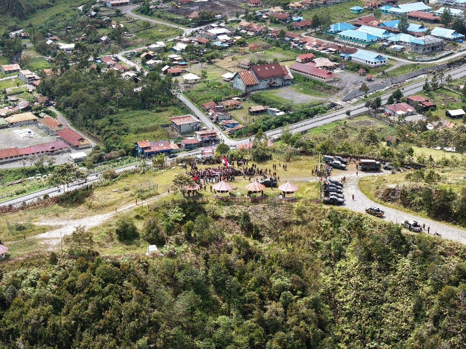 Kodim 1714/PJ, Polri Bersama Pemda Gelar Kirab Merah Putih: Bersatu Dalam Keberagaman, Berdaulat Dalam Persatuan Menjaga NKRI Harga Mati Kodim 1714/PJ, Polri Bersama Pemda Gelar Kirab Merah Putih: Bersatu Dalam Keberagaman, Berdaulat Dalam Persatuan Menjaga NKRI Harga Mati
