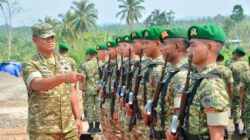 Wapang TNI Tinjau Yonif TP 842/Badak Sakti, Dukung Pertahanan dan Ekonomi Daerah