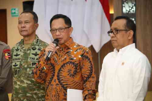 Wakil Ketua I Satgas PRR Letjen TNI Richard Tampubolon dampingi Ketua Satgas : Satgas PRR Minta K/L dan Pemda Tancap Gas Pemulihan Permanen Wakil Ketua I Satgas PRR Letjen TNI Richard Tampubolon dampingi Ketua Satgas : Satgas PRR Minta K/L dan Pemda Tancap Gas Pemulihan Permanen