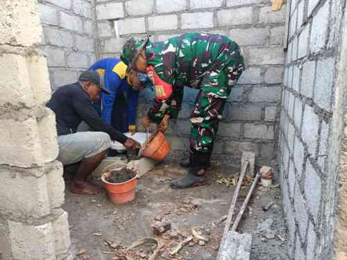 Wujukan Sanitas Sehat, Pelda Slamet Puji Bantu Pembangunan MCK Warga Tulungrejo