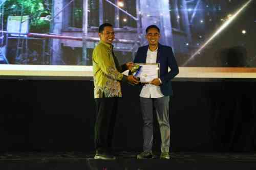 Dandim 0820/Probolinggo Letkol Inf Ribut Yodo Apriantono Menerima Apresiasi Dalam Gelaran Radar Bromo Award Tahun 2026