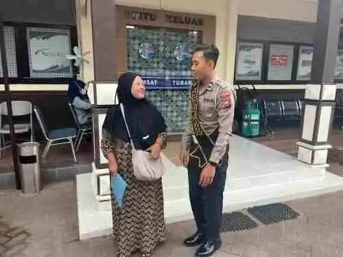 Warga Tuban Kaget Dikira Razia, Ternyata Polantas Tuban Buka Layanan SIM, STNK dan BPKB