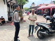 Polantas Tuban Ubah Pinggir Jalan Jadi Ruang Konsultasi, Warga Urus SIM dan STNK