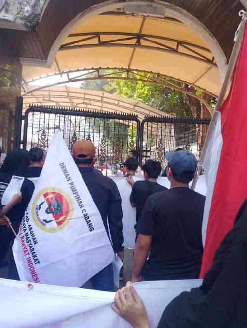 Massa PMPRI Sampaikan Aspirasi ke Kejaksaan Agung, Singgung Kasus Narkotika hingga Korupsi