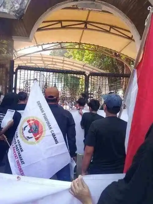 Massa PMPRI Sampaikan Aspirasi ke Kejaksaan Agung, Singgung Kasus Narkotika hingga Korupsi