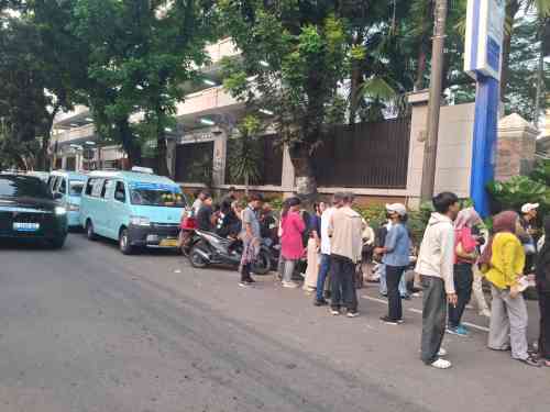 Serdadu Muda Nusantara Gelar Aksi di Kejagung, Desak Usut Dugaan Korupsi PLN Serdadu Muda Nusantara Gelar Aksi di Kejagung, Desak Usut Dugaan Korupsi PLN