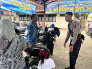 Polantas Tuban Menyapa, Warga Manfaatkan Layanan Konsultasi SIM, STNK dan BPKB di Jalan