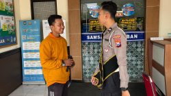 Warga Tuban Manfaatkan Layanan Polantas Tuban untuk Informasi SIM, STNK dan BPKB Warga Tuban Manfaatkan Layanan Polantas Tuban untuk Informasi SIM, STNK dan BPKB