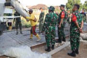 Tinjau Pengecoran Jalan Kedungpandan, Dansatgas TMMD 129 Bojonegoro Motivasi Prajurit